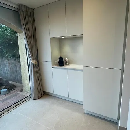Apartment Refait A Neuf Standing Bord De Et Piscine Proche De St Trop