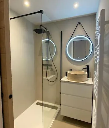 Refait A Neuf Standing Bord De Et Piscine Proche De St Trop Apartment Gassin