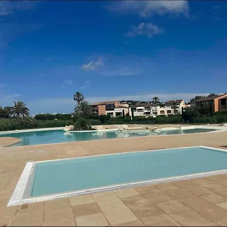 Refait A Neuf Standing Bord De Et Piscine Proche De St Trop * Gassin